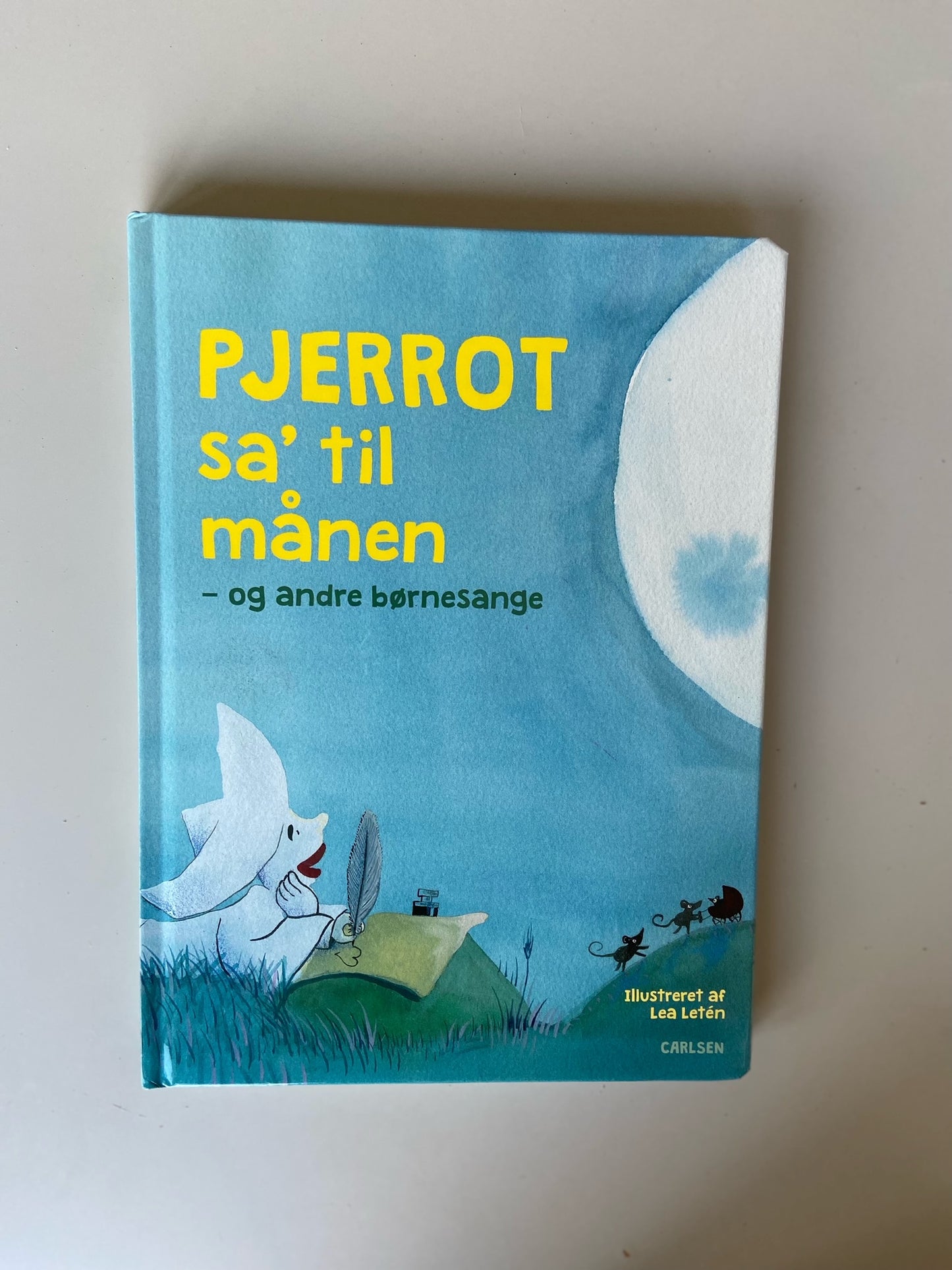 Pjerrot sa' til månen og andre børnesange